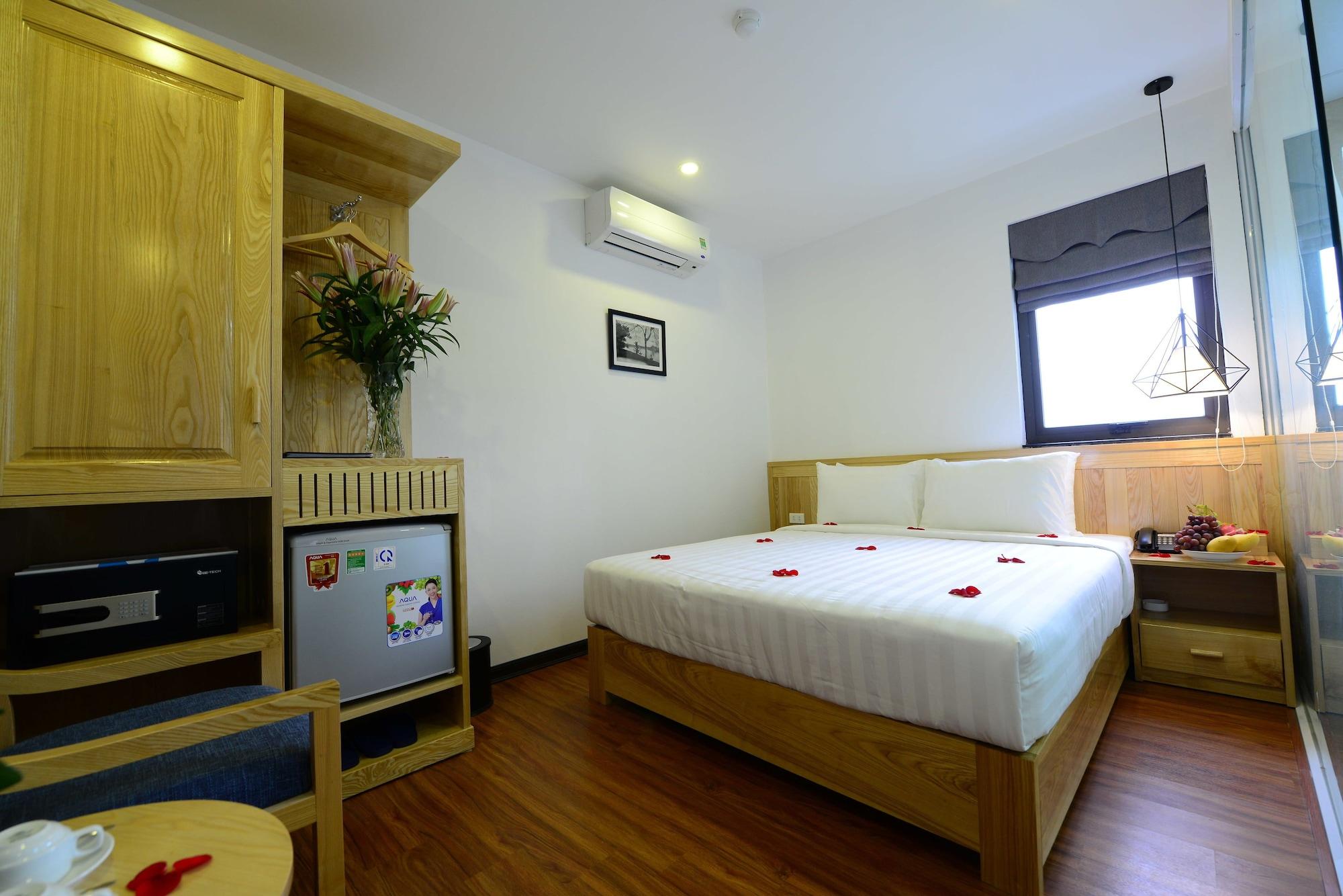 Blue Hanoi Inn Luxury Hotel Exterior photo