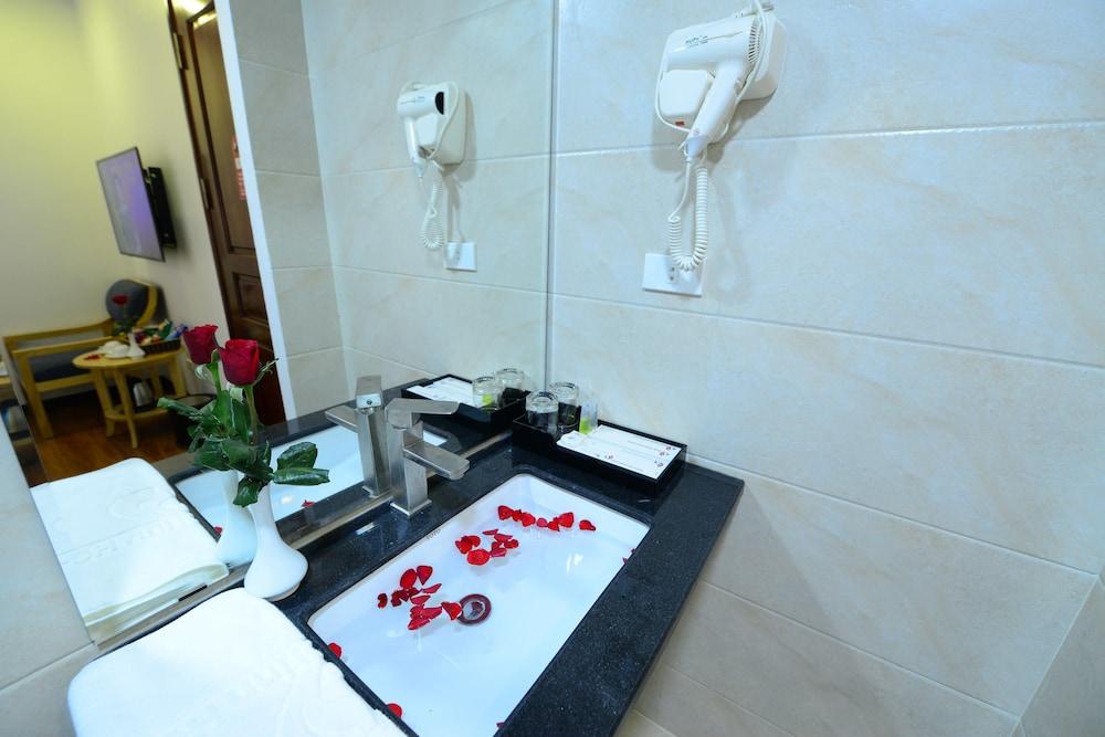 Blue Hanoi Inn Luxury Hotel Exterior photo