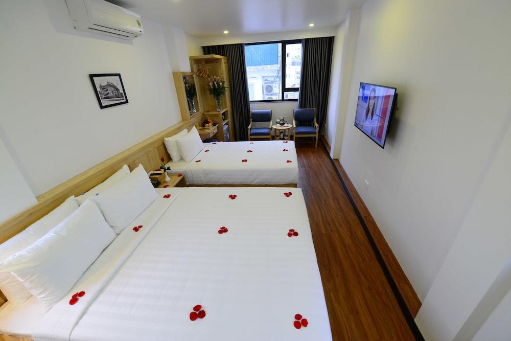 Blue Hanoi Inn Luxury Hotel Exterior photo